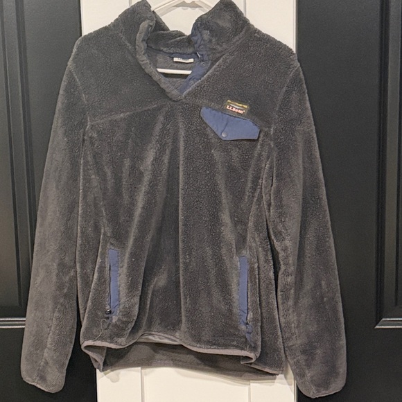 L.L. Bean Jackets & Blazers - LL Bean Cozy Gray Pullover 3/4 Button Closure